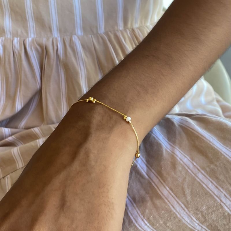 Pulseira Semijoia Delicada Lisa Bolinhas e Miçangas