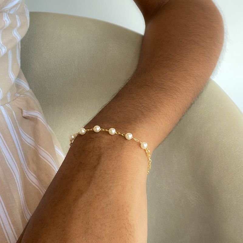 Pulseira Semijoia Delicada Lisa com 6 Pérolas