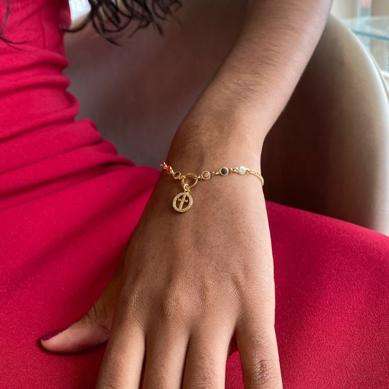 Pulseira Semijoia Redondo Vazado Cravejado Cruz com 6 Minis Medalhas Lisas