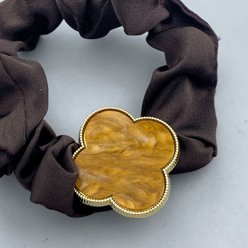 Xuxa Acessorio Scrunchie Com Trevo Grande Resinado
