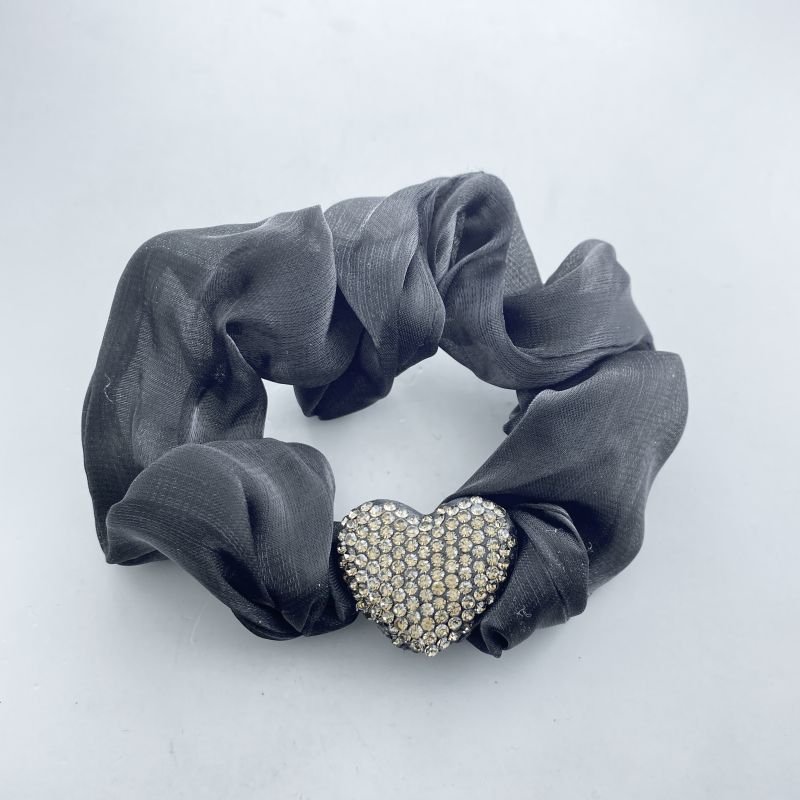 Xuxa Acessório Scrunchie Tecido Organza Coração com Strass
